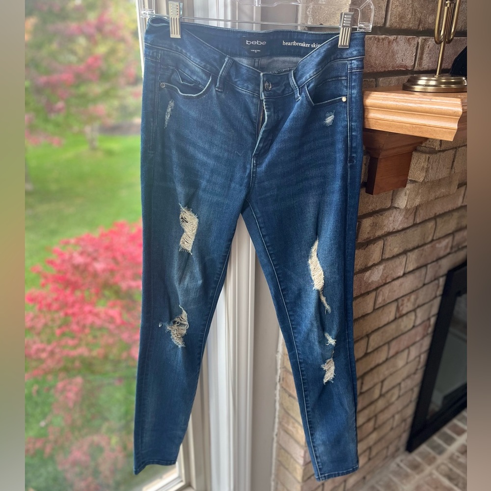 Bebe Size 28 Heartbreaker Skinny Jeans